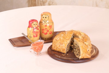 Puff pastry pie with chicken and mushrooms © Pretti