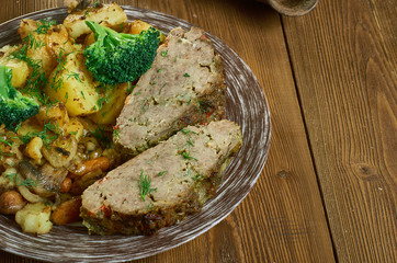 Meatloaf with Potatoes and Carrots