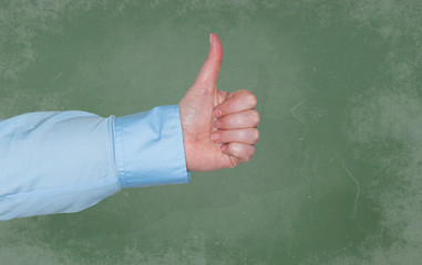 Frauenhand zeigt eine Geste als Zeichensprache 