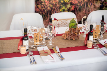 Déco de mariage thème Bordeaux