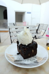dessert with ice cream