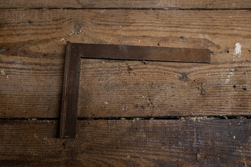 rostiger rechterwinkel