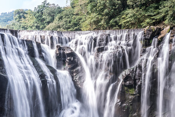 Shihfen Waterfall, Fifteen meters tall and 30 meters wide, It is the largest curtain-type waterfall in Taiwan