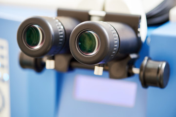 Microscope for ophthalmological eye correction laser operation