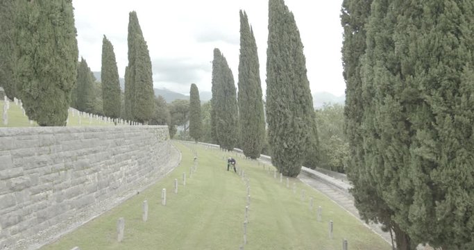 Rincontrarsi = Rec in: 4K DCI/ProRes 422 /13 stop/LOG. Clip pronta per una perfetta post-produzione. Ideale per reportage, documentari e film