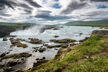 Naturerlebnis und Wandern in der Umgebung vom Godafoss auf Island