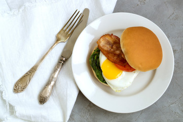 eggs with bacon and spinach