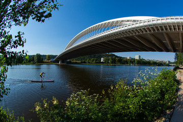 prague bridge stand up paddle in the city