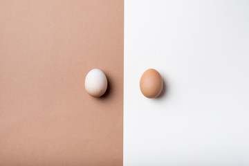 huevos caseros en diferentes fondos