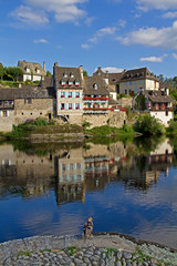 Fototapeta na wymiar The Dordogne River Floating through Argentat, France