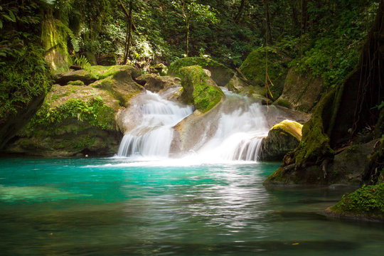 Tagesausflug: Abenteuer Fluss Wanderung unter den Reach Falls in Jamaica Portland
