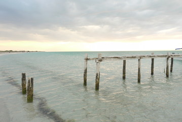 Muelle en el mar 2