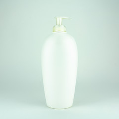 Shampoo Bottle without Logo infront of white Background