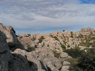 Torcal de Antequera, provincia de Málaga, Andalucía, España La forma única de las rocas se debe a la erosión que ocurrió hace 150 millones de años.  