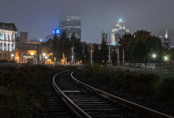 Fototapeta na wymiar montreal at night with mist