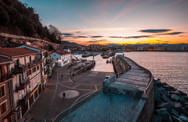 Fototapeta na wymiar San Sebastian, Gipuzkoa / Spain »; February 2, 2020: Photo of the harbor at dawn in San Sebastian, Basque Country