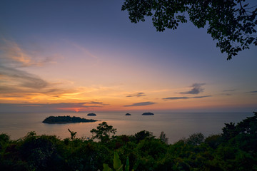 Fototapeta na wymiar sunset skyline at viewpoint of koh chang thailand