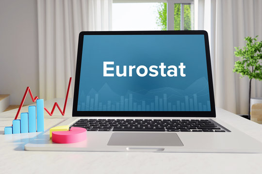 Eurostat &ndash; Business/Statistik. Laptop im B&uuml;ro mit Begriff auf dem Monitor. Finanzen/Wirtschaft.