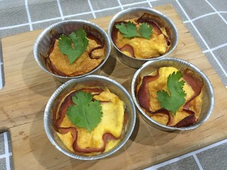 Baked Ham Eggs and coriander