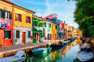 Poster Kleurrijke huizen in Burano-eiland dichtbij Venetië, Italië. © Vladimir Sazonov