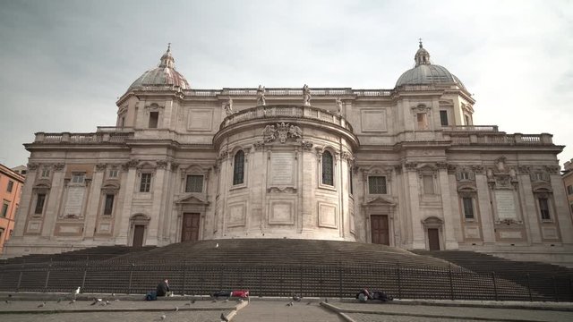 Roma, Italia. Basilica di S. Maria Maggiore sul colle Esquilino. Abside e scala posteriore.