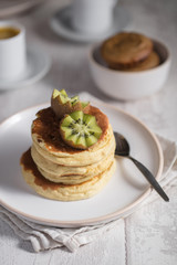 pancakes soufflés et kiwis