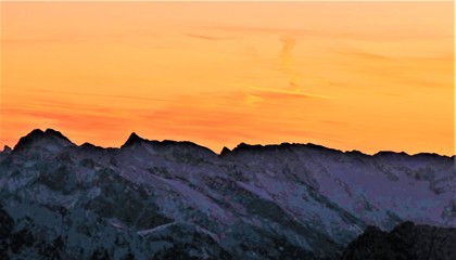 Fototapeta premium Sonnenaufgang auf der Zugspitze