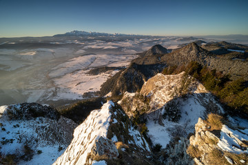 Pieniny Mountains winter view from Trzy Korony Peak, Poland © PawelUchorczak