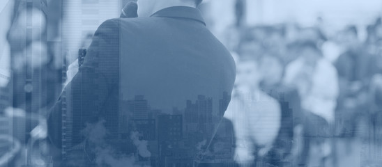 Conference photo audience and speaker giving speech. Seminar presenter at CEO forum. Real estate expert in training lecture. Investor pitch presentation workshop picture.