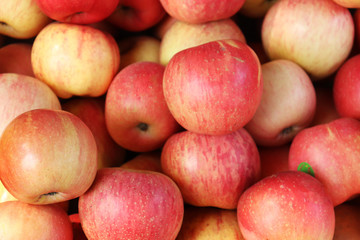 Fototapeta na wymiar Red Apples. Apples in a fruit shop. Lots of apples