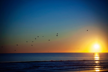 Fototapeta na wymiar sunrise over sea