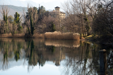 Fototapeta na wymiar Winter in Trentino, Toblino lake