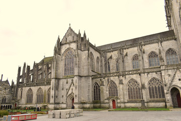 Quimper sa magnifique cathédrale et ses maisons à colombage