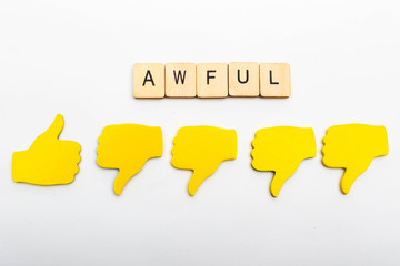 Obraz premium Thumbs Up Thumbs Down