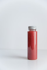 zumo natural de frutas en botella