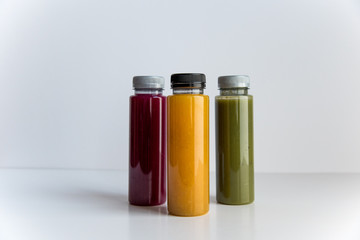 Zumos naturales de fruta en botella