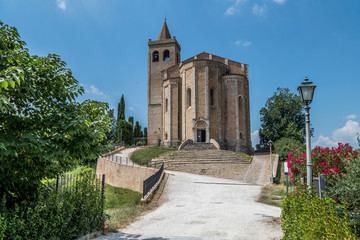 Fototapeta na wymiar Gotic church of Santa Maria della Rocca