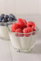 Griechischer Joghurt mit Beeren