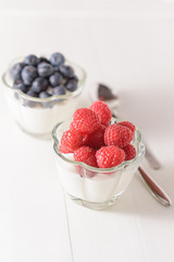 Griechischer Joghurt mit Beeren