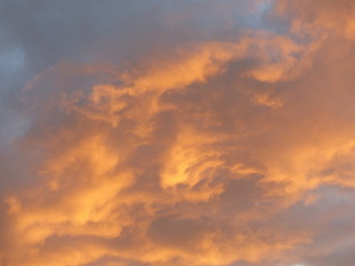 Abendrot am Wolkenhimmel
