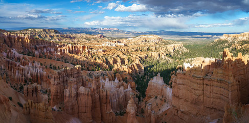 hiking the rim trail in bryce canyon national park, utah, usa