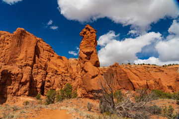 Fototapeta premium Clouds and Spires in Kodachrome Basin