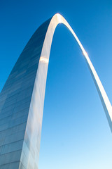 Shiny arch of St Louis monument - obrazy, fototapety, plakaty
