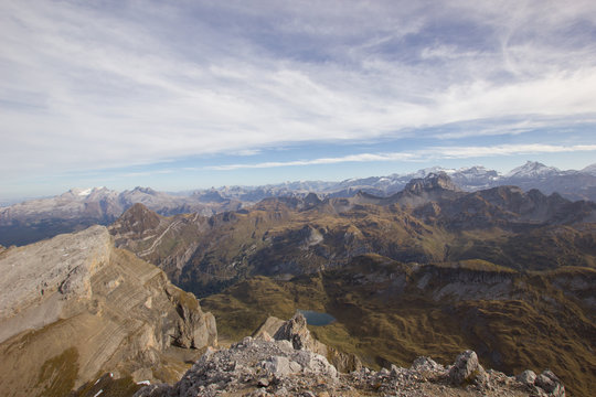 View from the Chaiserstock to the mountain landscape on an autumn afternoon