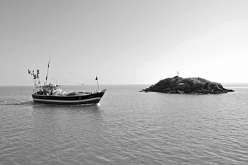 Fishing craft at Beyt Dwarka. Location: Beyt Dwarka. 