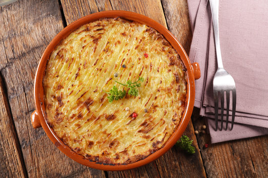 hachis parmentier, gratin, potato and minced beef