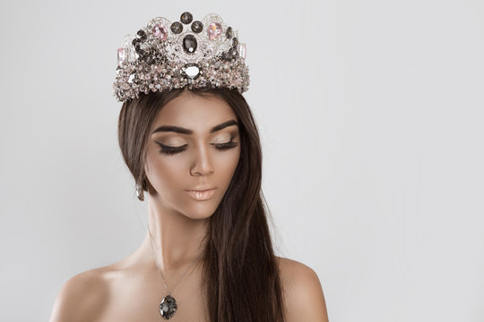 African Crown Images – Browse 88,634 Stock Photos, Vectors, and Video |  Adobe Stock