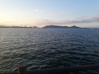 うみ　海　島　遠く　