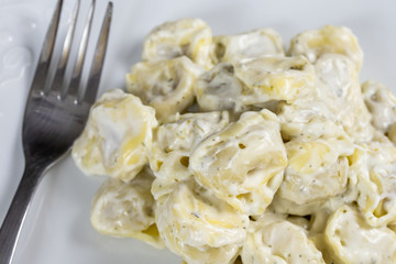 Tortellini cuisiné à la crème fraîche