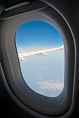 Fototapeta na wymiar Flugzeugfenster